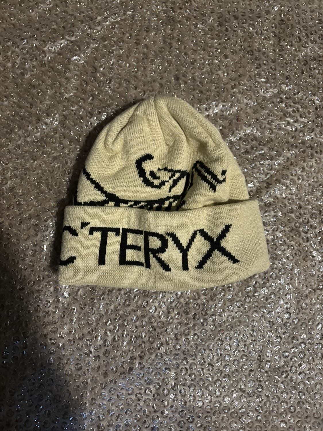 아크테릭스 로고 니트 비니 크림 상품이미지2