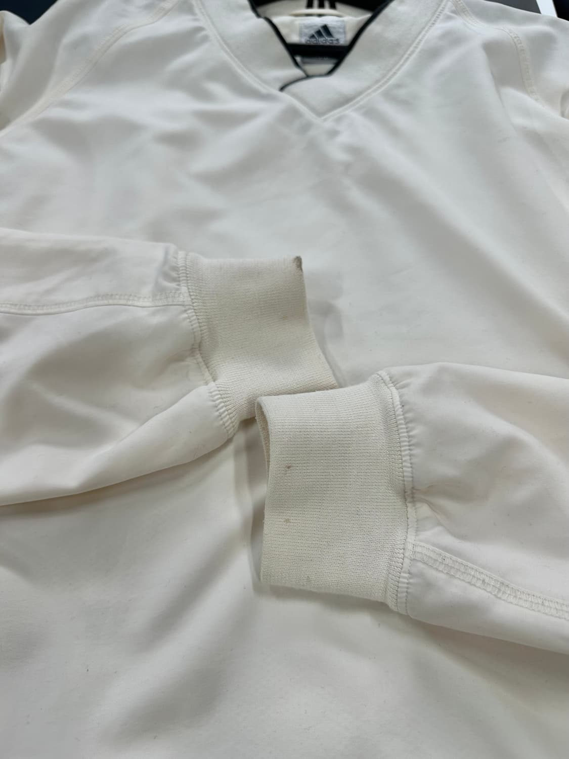 아디다스 자수로고 크림 웜업 상품이미지7