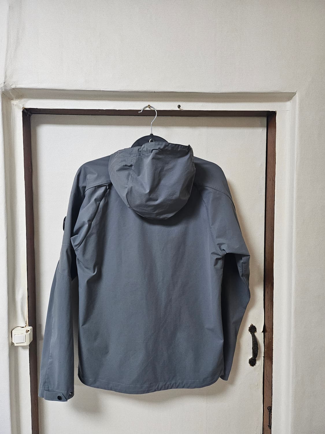 cp컴퍼니 그레이 바람막이 95 상품이미지3