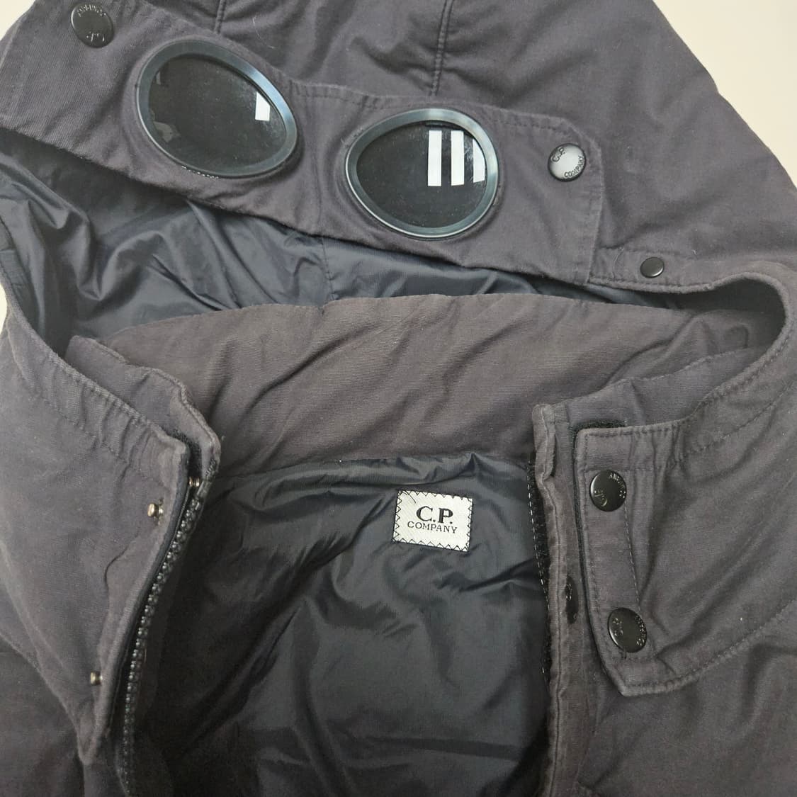 (무료배송) CP컴퍼니 밀레밀리아 고글 패딩 조끼 블랙 XL 상품이미지7