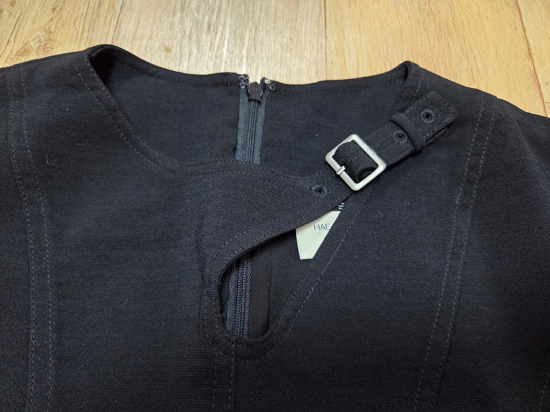 해바이해킴(HAE BY HAEKIM) 컷아웃 볼륨원피스 55 상품이미지7