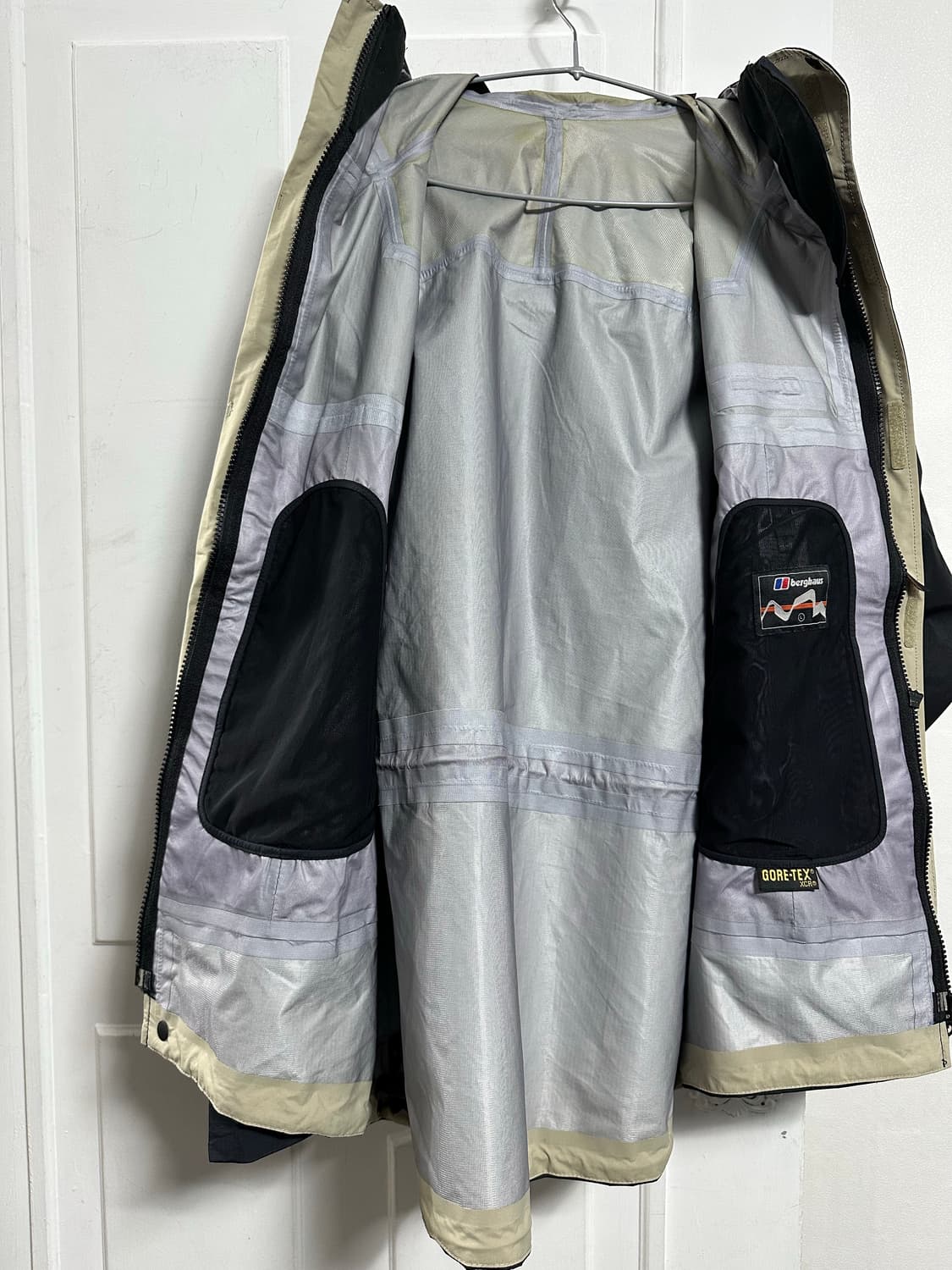 버그하우스 고어텍스 XCR 바람막이 상품이미지4
