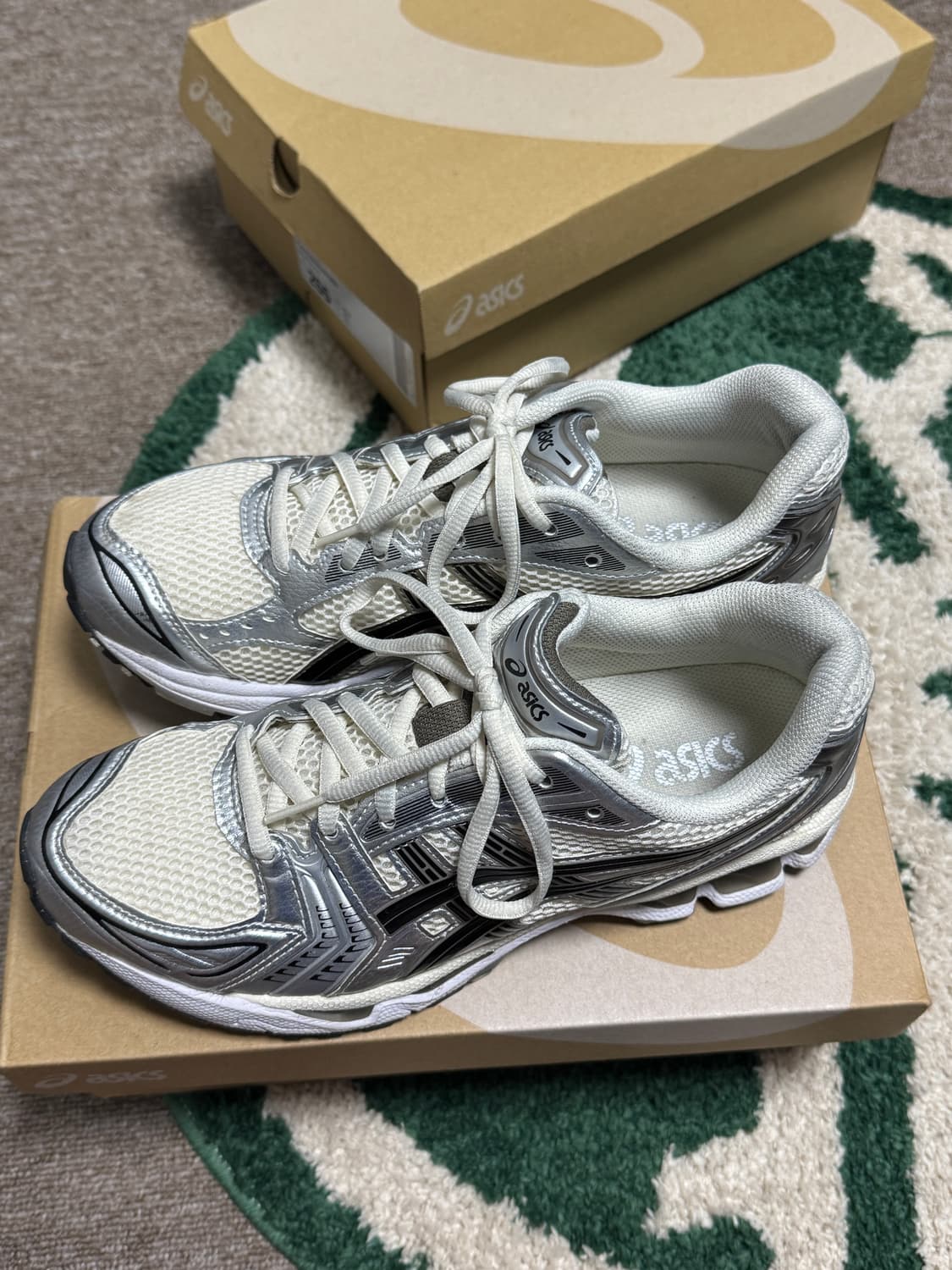 젤 카야노 14 크림블랙 260 사이즈 상태 좋음 상품이미지2