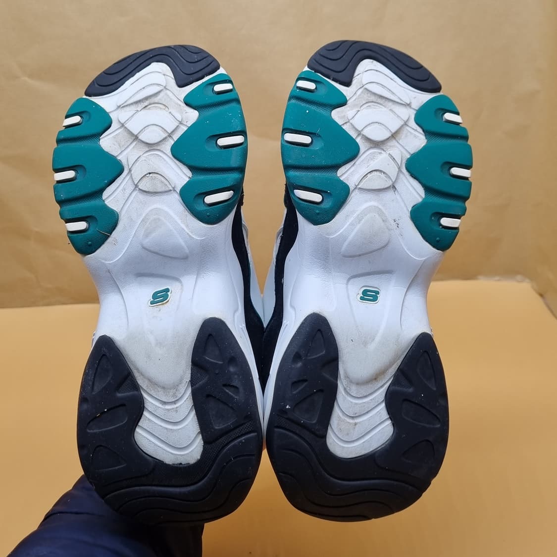 스케쳐스 딜라이트3 여성운동화240  상품이미지3