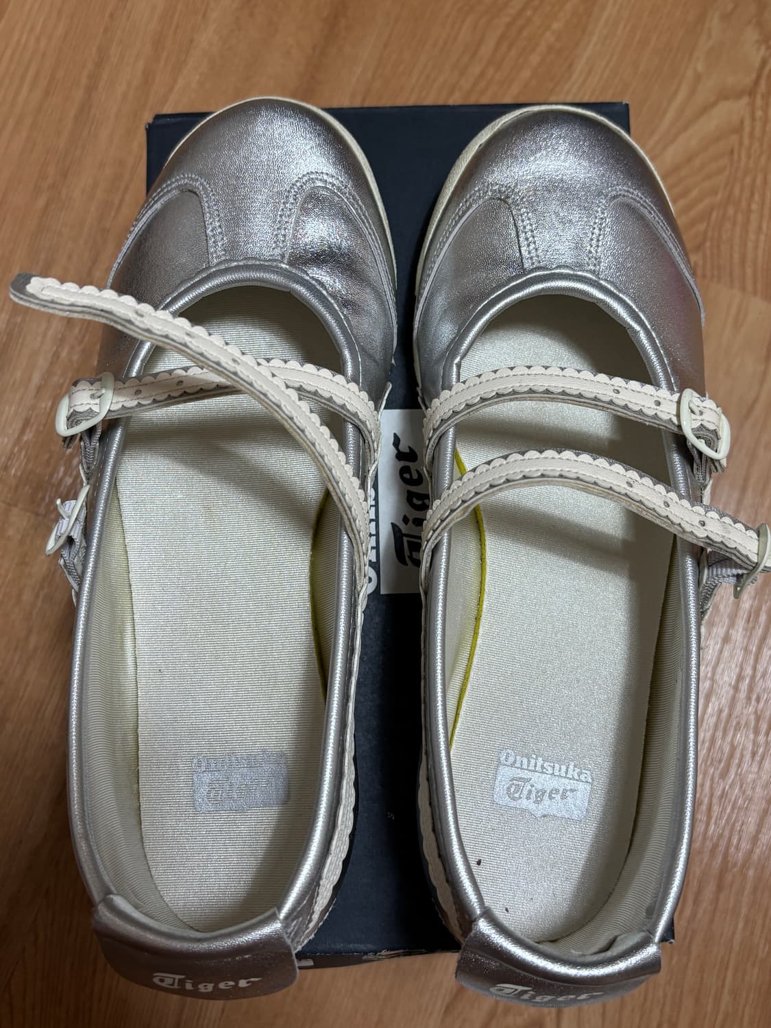 오니츠카 타이거 멕시코 66 TGRS 실버 크림 240 메리제인 상품이미지1
