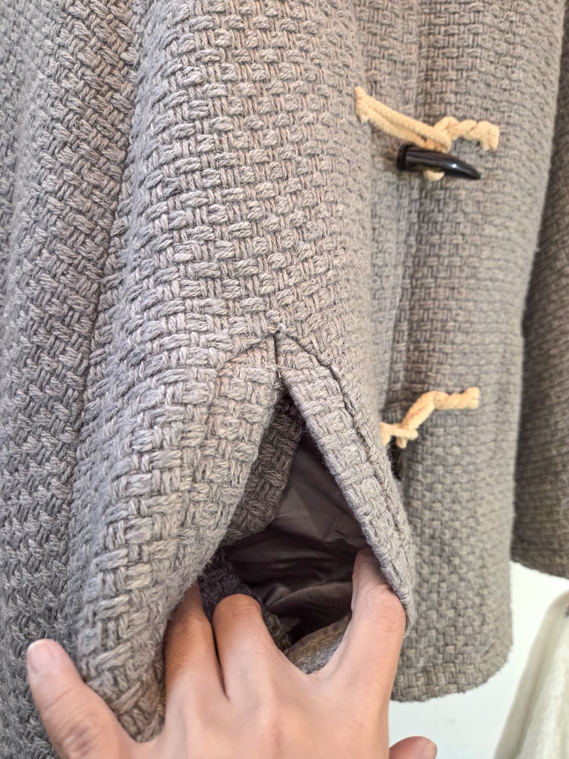 그레이 토글 버튼 케이프 코트 상품이미지5