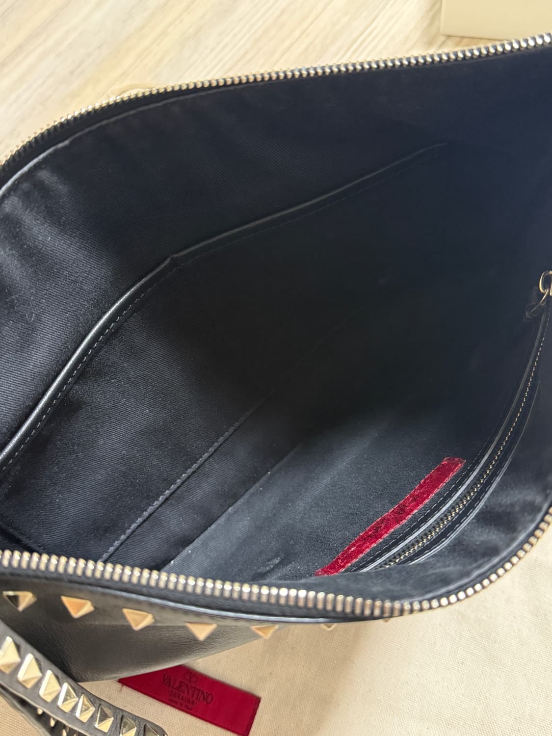 발렌티노 락스터드 스트랩 클러치 상품이미지3