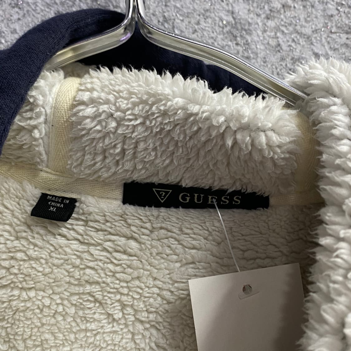 게스 빅로고 보아털 네이비 후드집업 B3841 상품이미지3