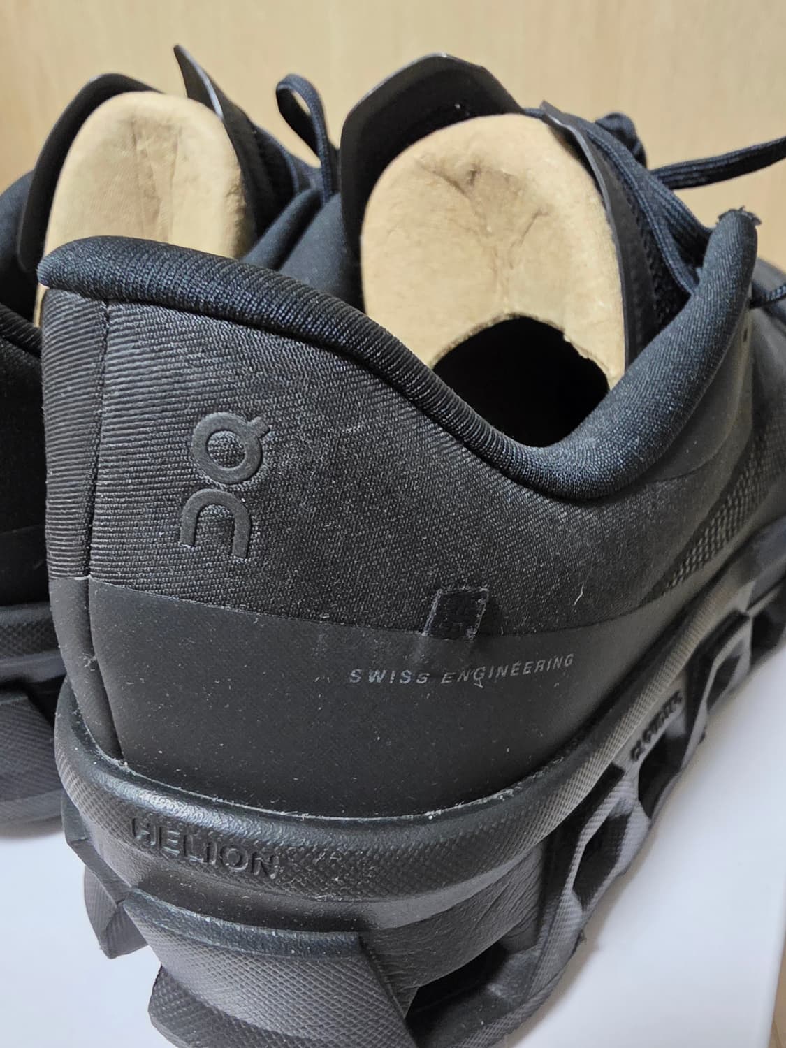 [270]<상태최상> 온러닝ONx파프PAF 클라우드몬스터2 블랙마그넷 상품이미지4