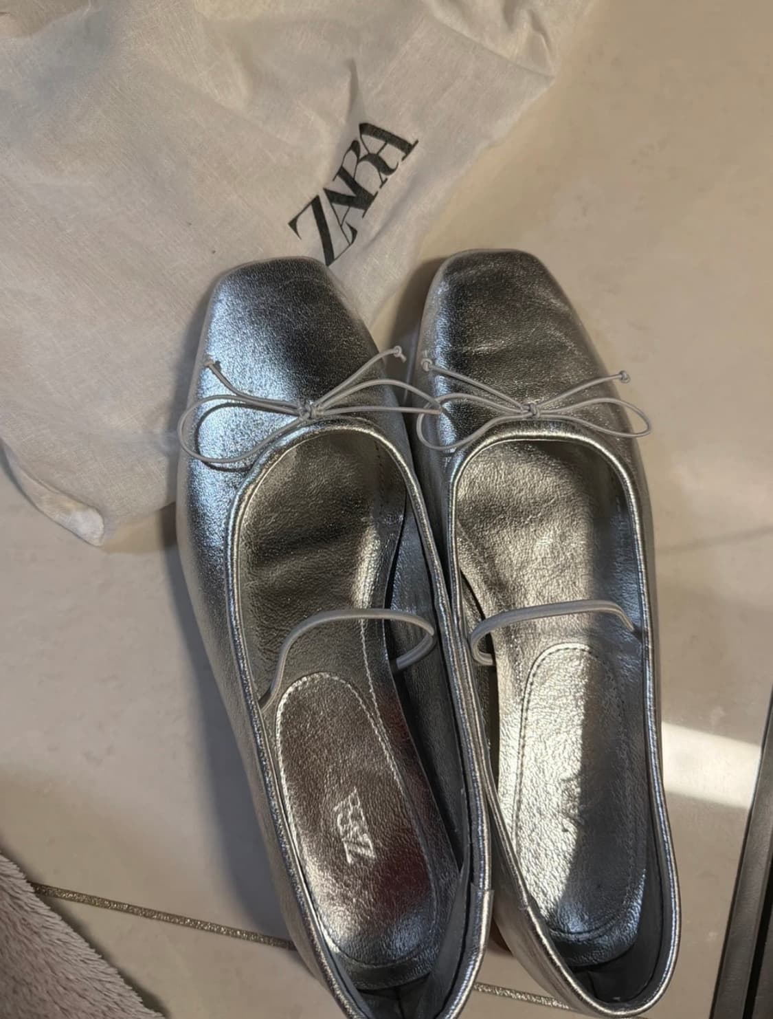 자라 메탈릭 리본 레더 발레리나 플랫 슈즈 실버 상품이미지3