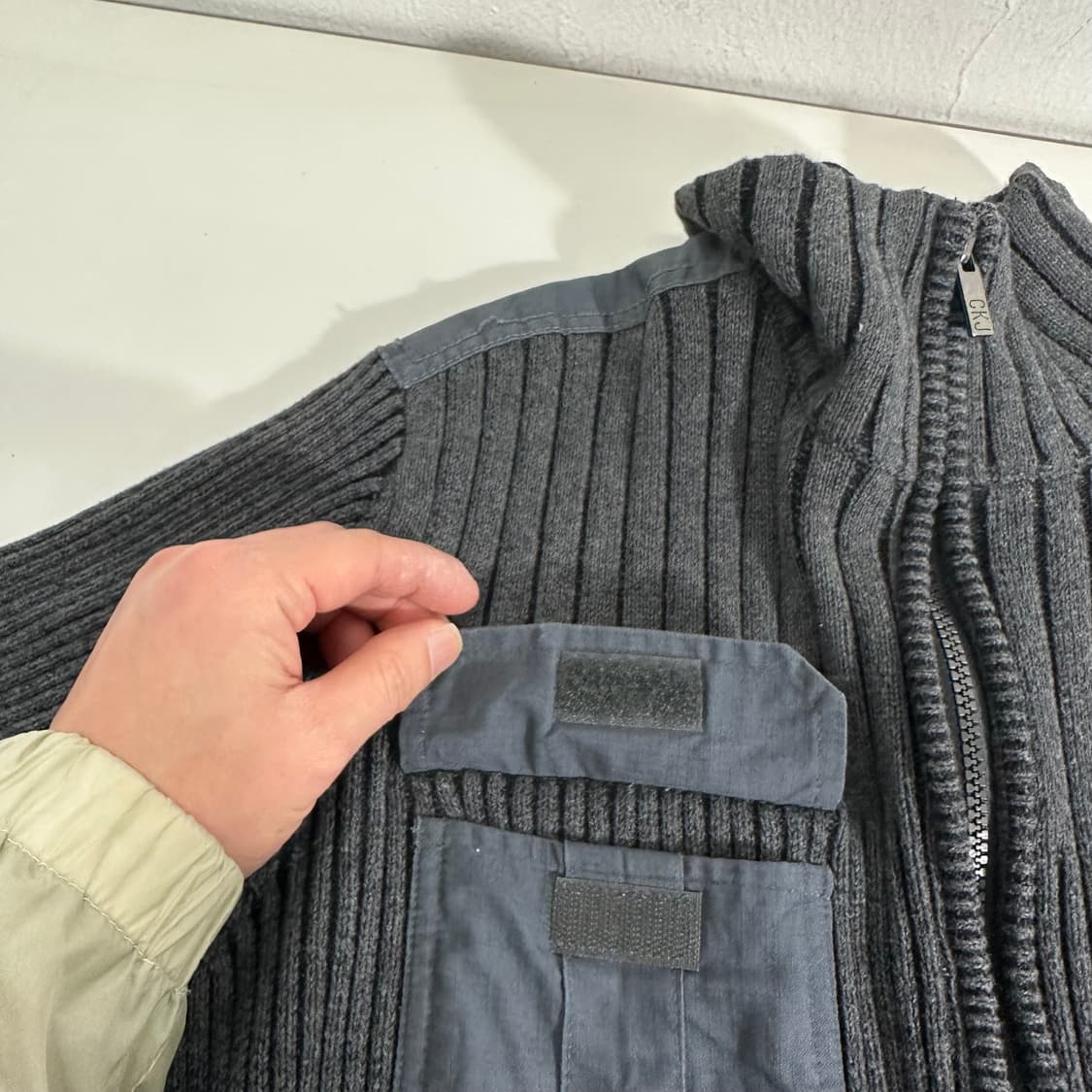 95 캘빈클라인 CK 차콜 투포켓 니트집업 상품이미지5