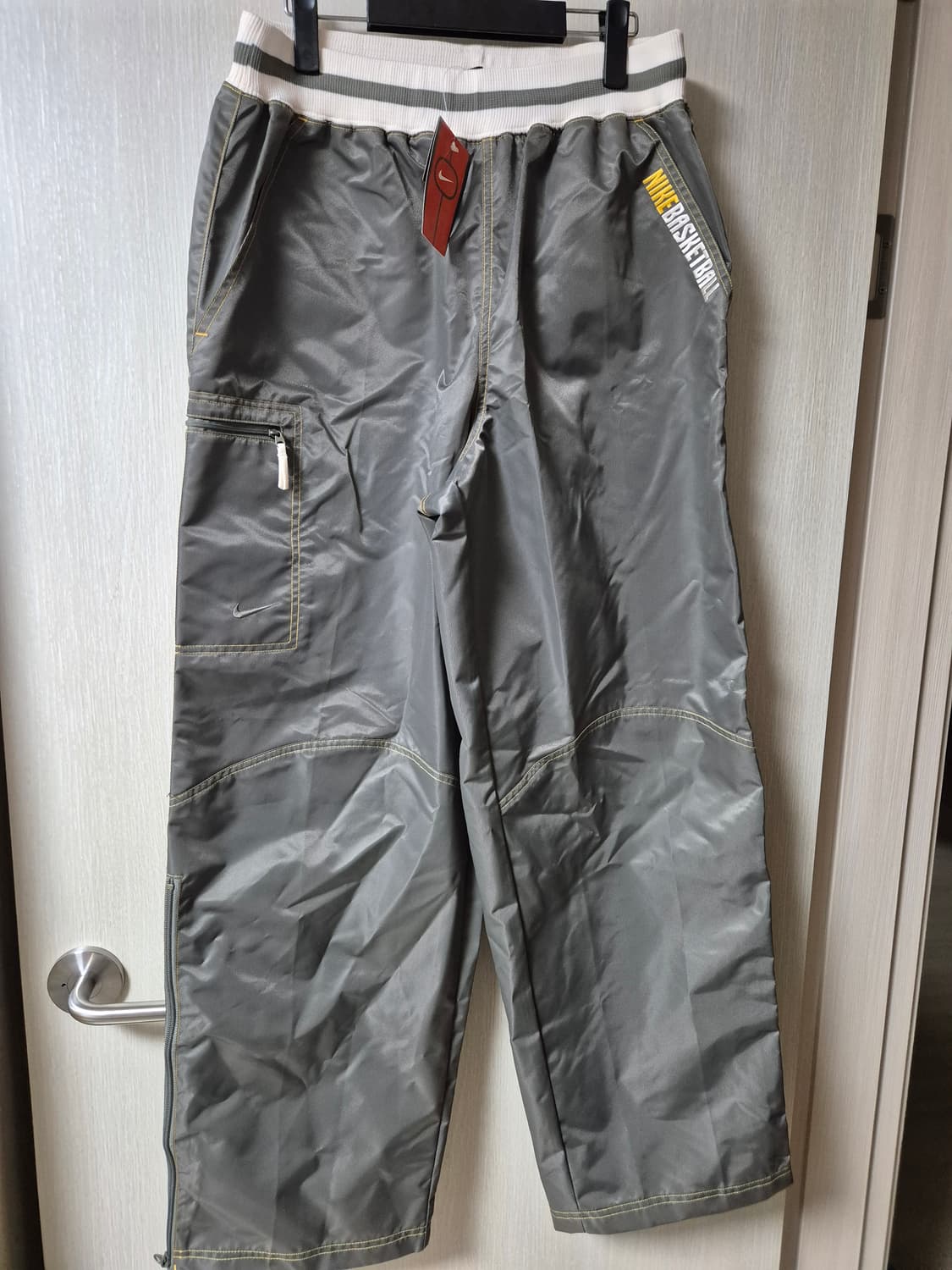 (새제품) 나이키 스우시 베스킷 볼 오버사이즈 나일론 팬츠 상품이미지5