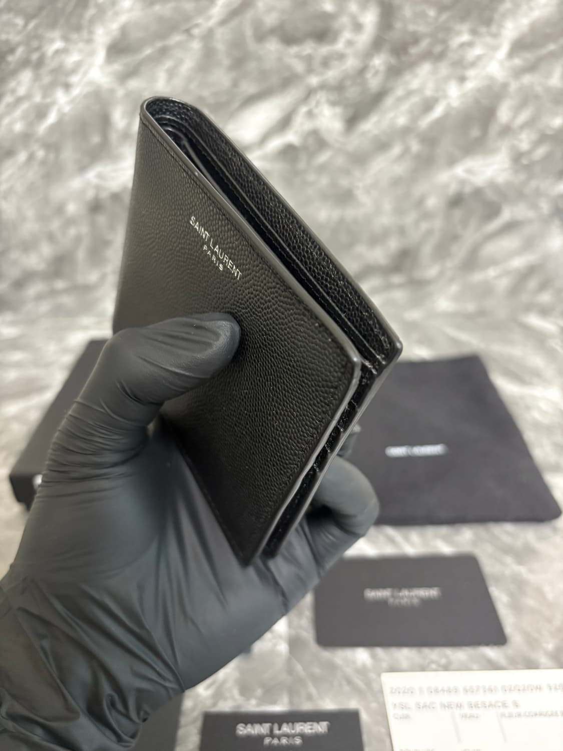 입생로랑 파리 그랑 뜨 뿌드르 레더 반지갑 상품이미지5