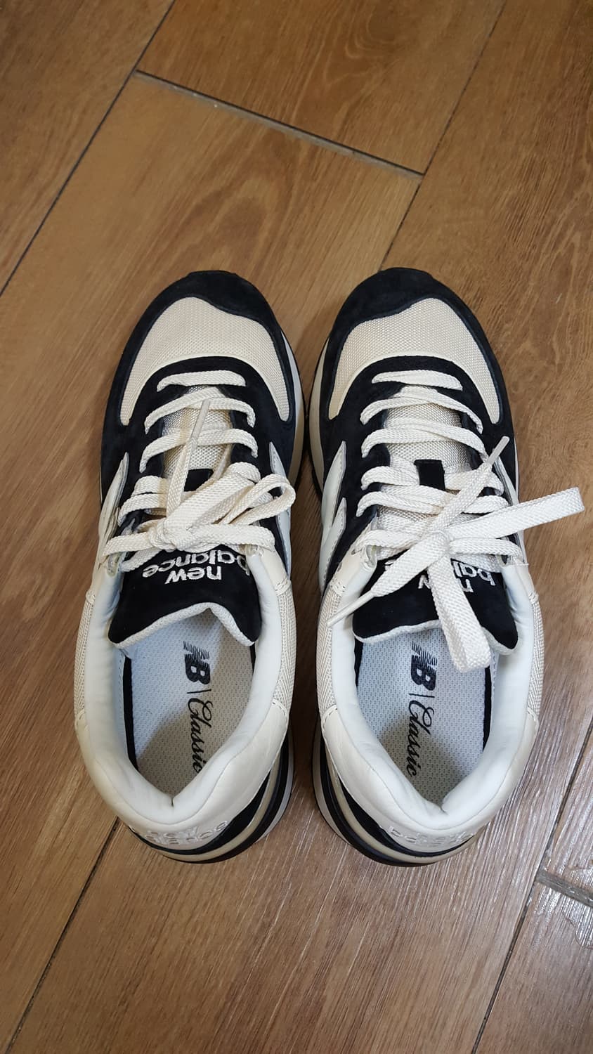 뉴발란스 574 레거시 블랙 앙고라 245 상품이미지2