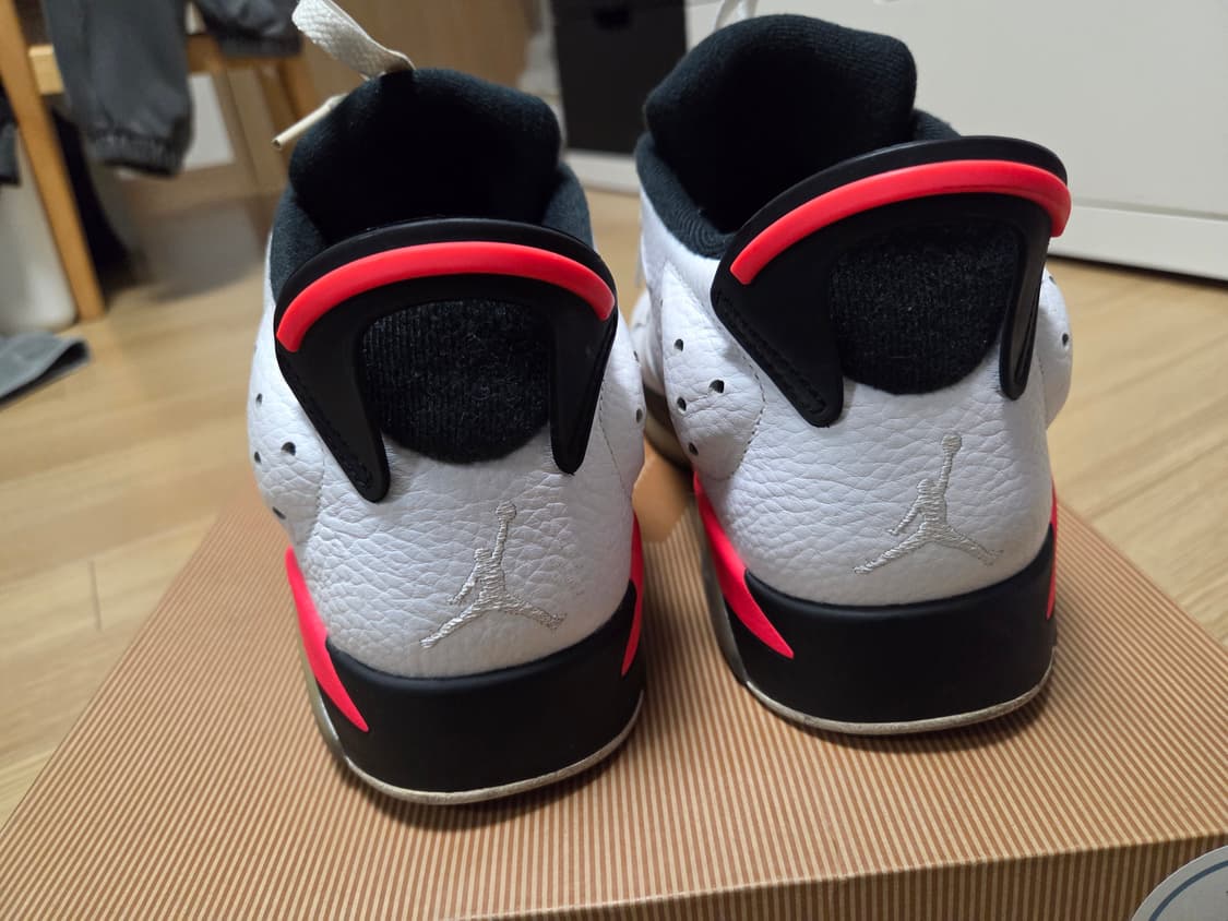 나이키 에어 조던 6 레트로 인프라 레드 상품이미지4