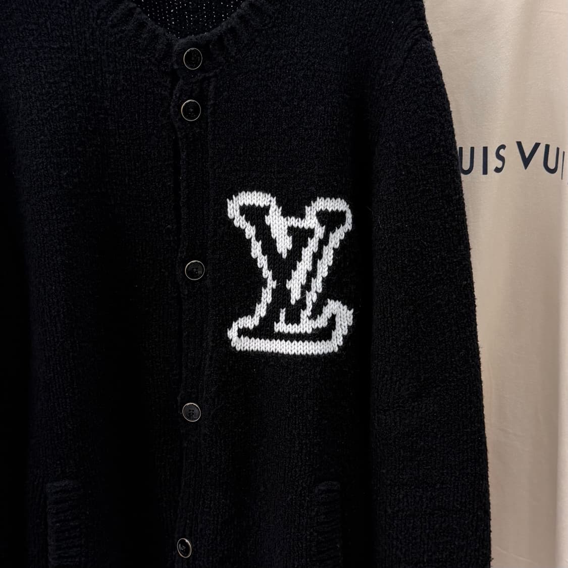 [S+급/L] 25FW 루이비통 청키 인타르시아 니트 가디건 블랙 상품이미지2