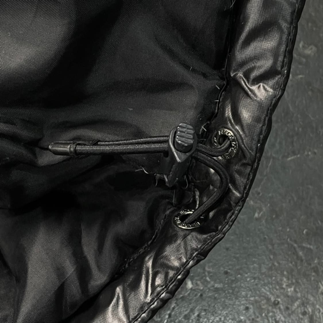 1 00 블랙야크 유광 결량패딩  상품이미지5