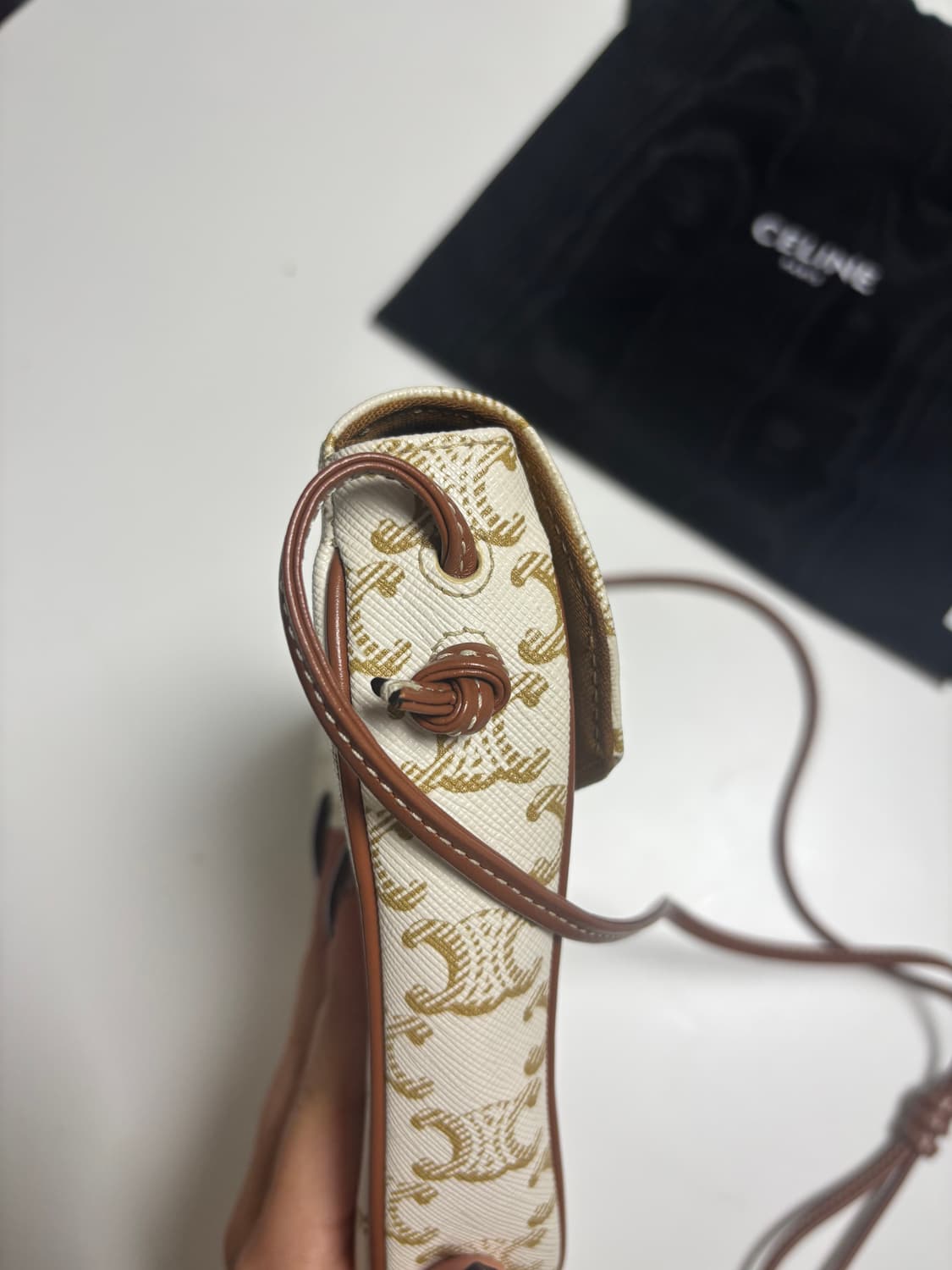 [당일출고,풀박스] 셀린느 트리옹프 트라이앵글 크로스백 스몰 상품이미지5