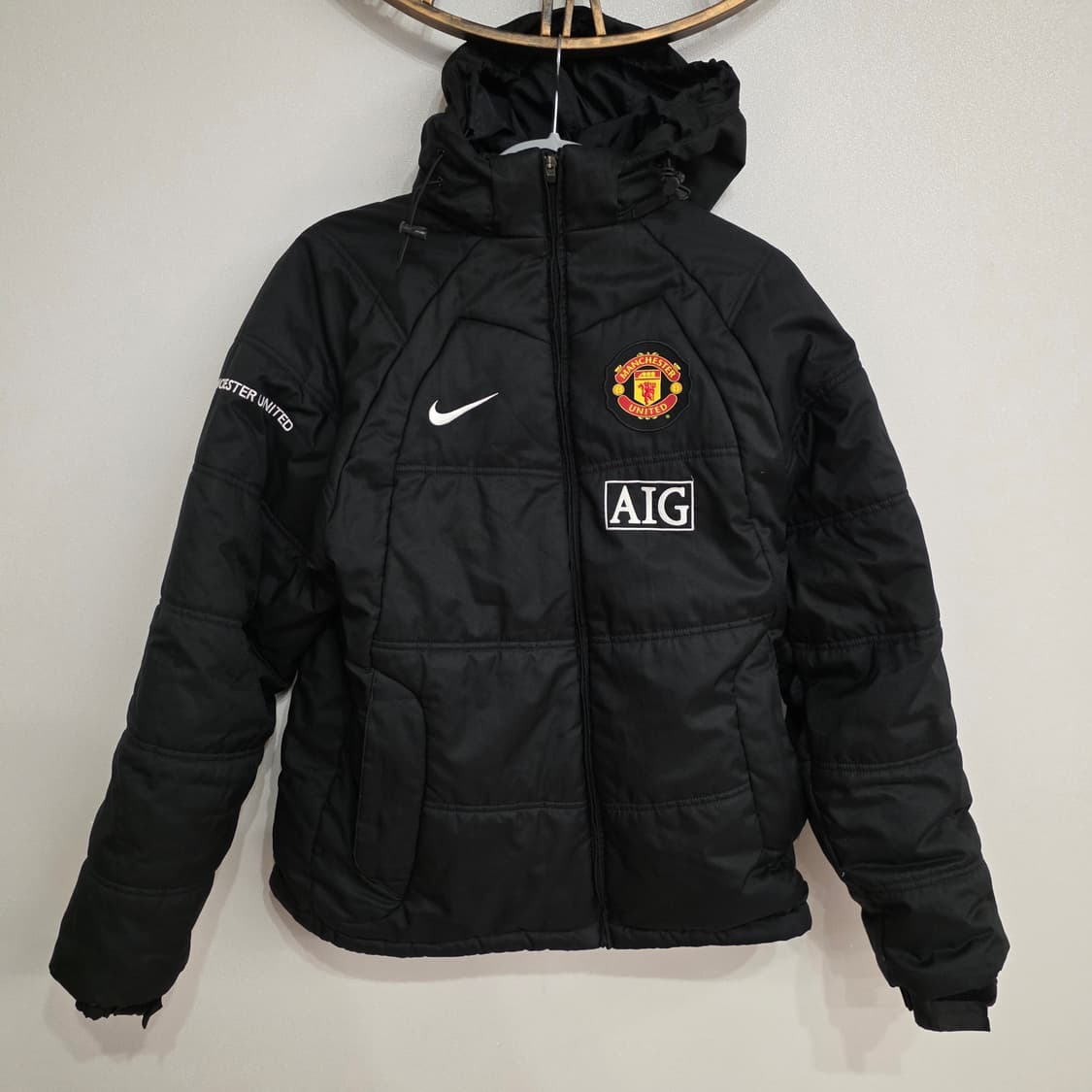 나이키 맨유 블랙 패딩 점퍼 AIG 100 상품이미지1