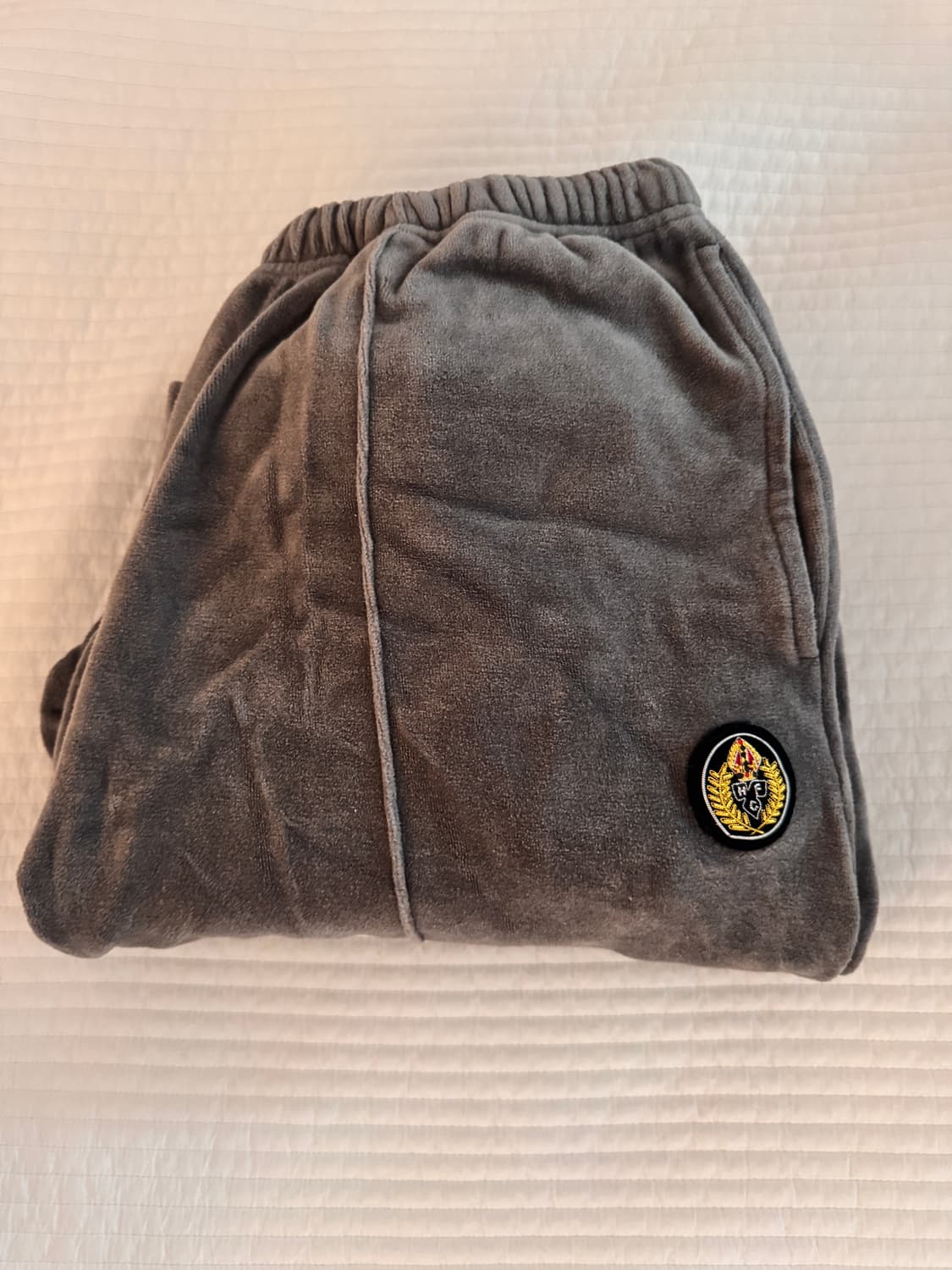 헤리티지플로스 벨루어 와펜 조거팬츠 그레이 상품이미지2