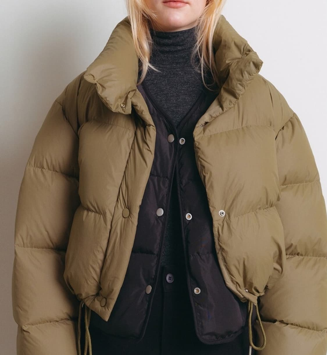 라우스트 크롭덕다운패딩  상품이미지2