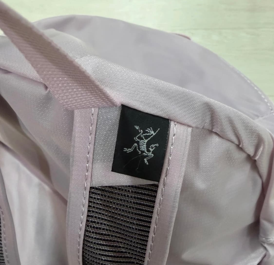 아크테릭스 헬리아드 15 백팩 핑크 글로우 상품이미지3