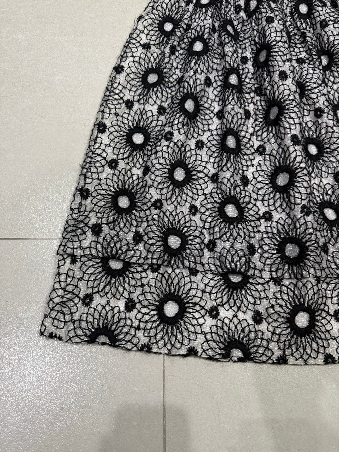 1995 꼼데가르송 자수로 이어진 무수한 꽃 플레어 스커트 치마 상품이미지3