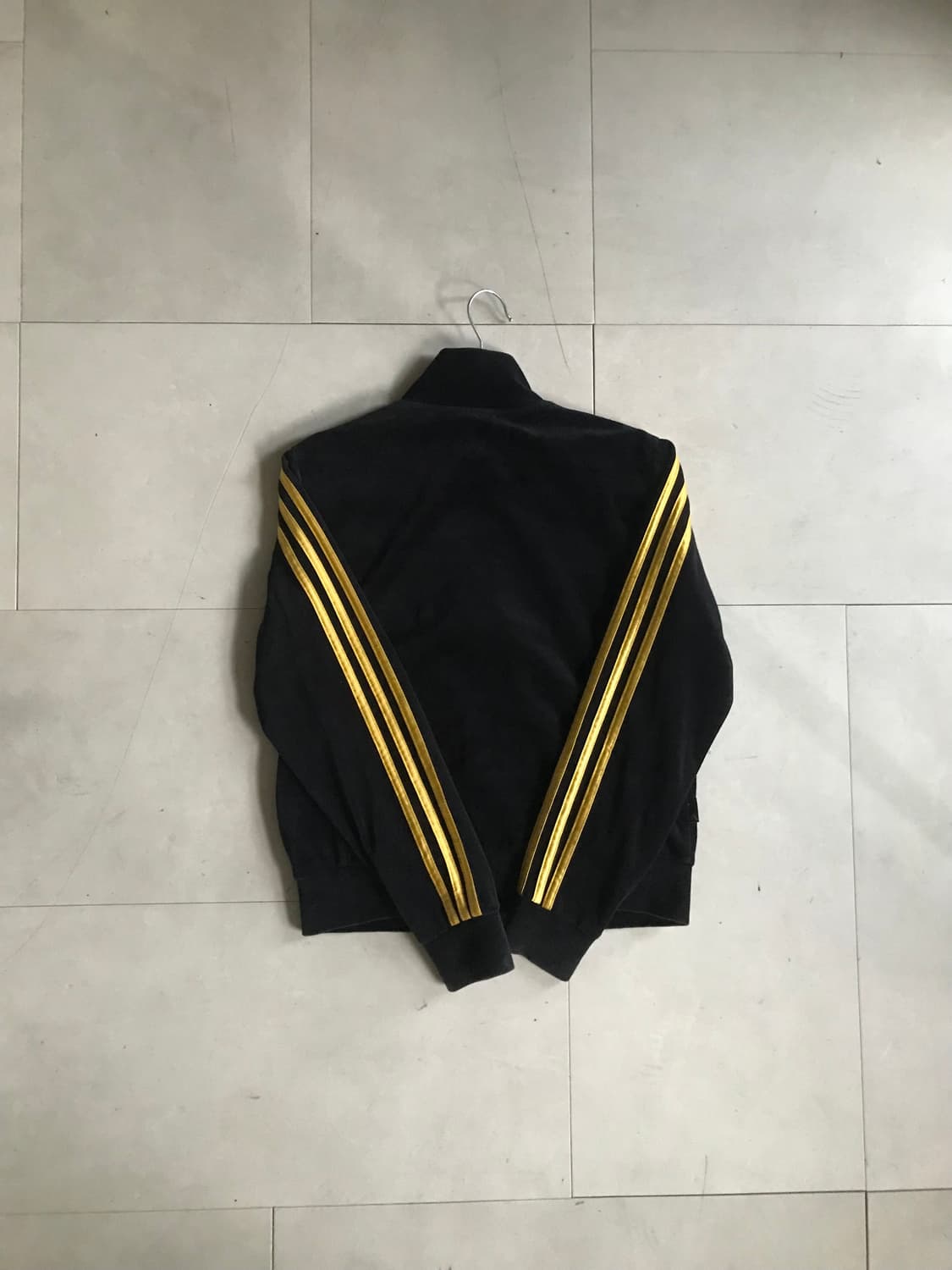 아디다스 블랙 골드 벨벳 져지 상품이미지7