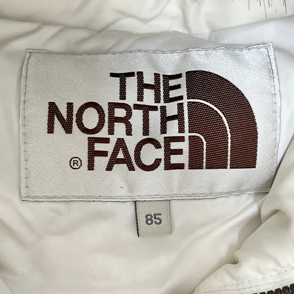 노스페이스 화이트 퍼 크롭 다운 패딩 85 상품이미지5