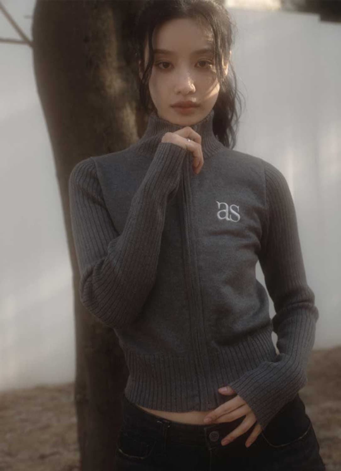 애즈온 마론 니트 집업 차콜 상품이미지1