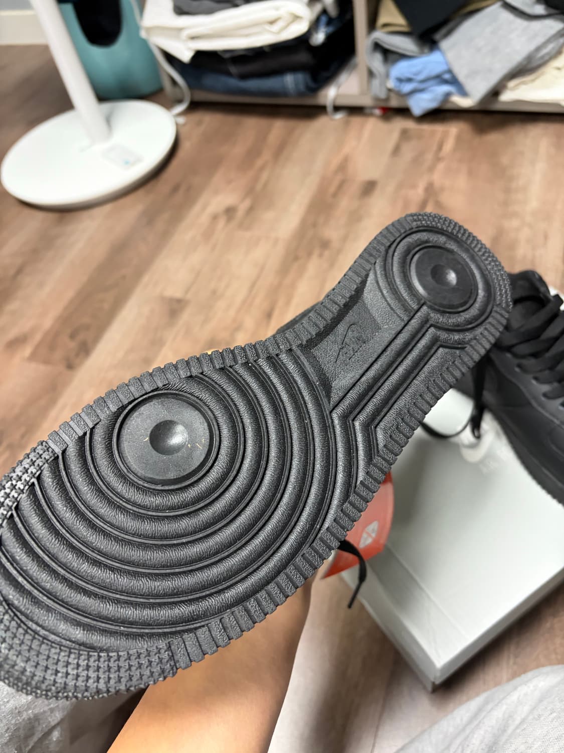 에어포스 275 트리플블랙 상품이미지2