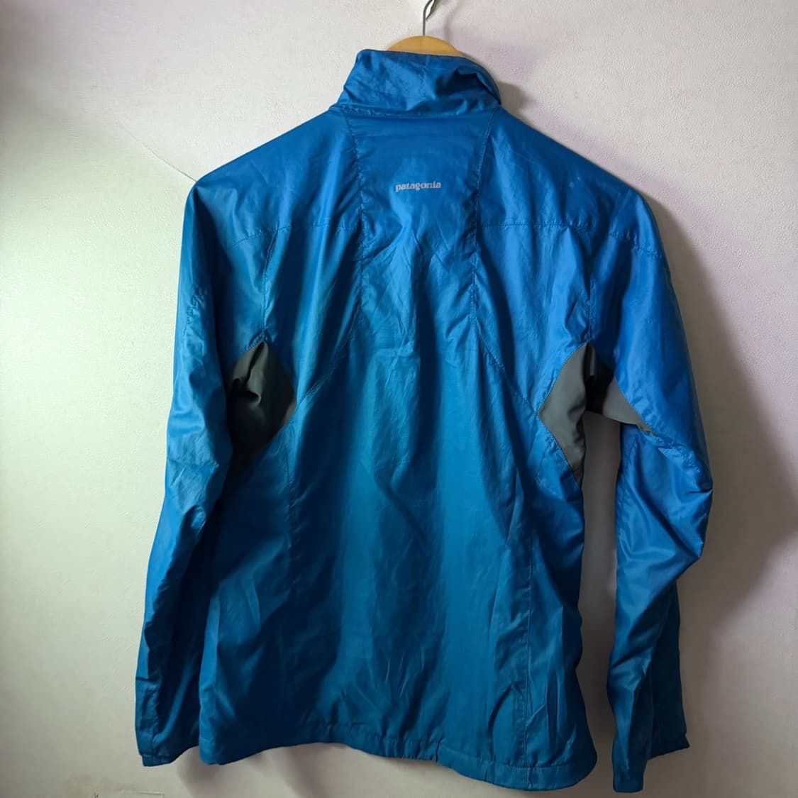 파타고니아 여성 로고 바람막이 점퍼 XS (55-슬림 66) 상품이미지3