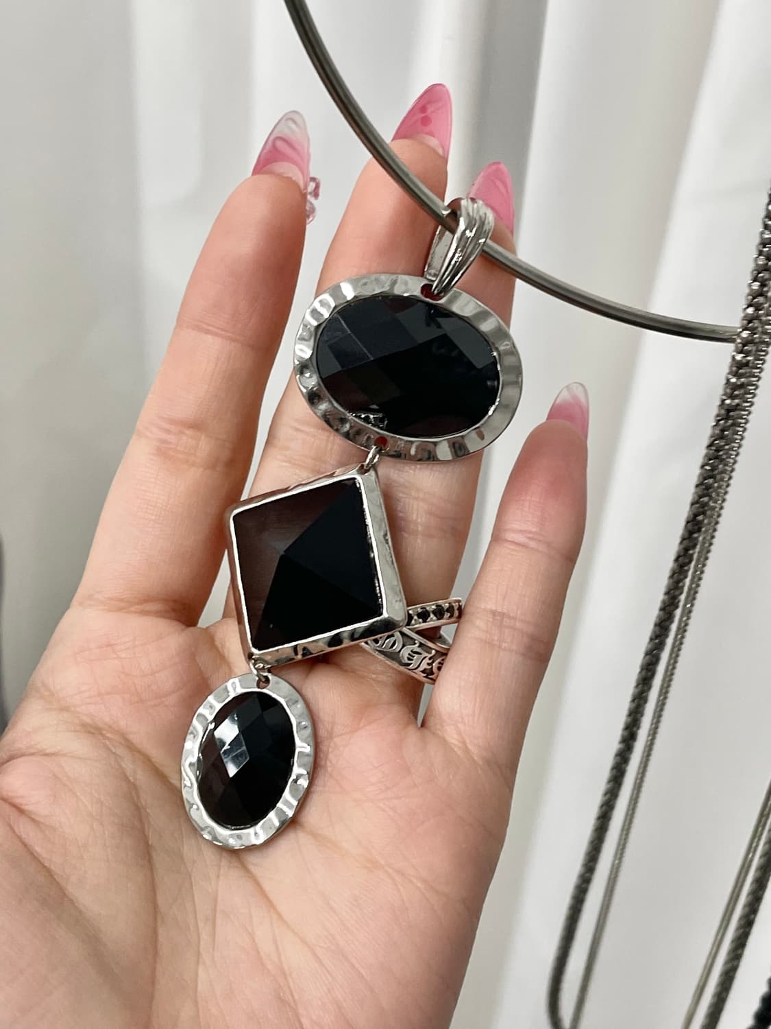 고딕 오닉스 드롭 네크리스 상품이미지3