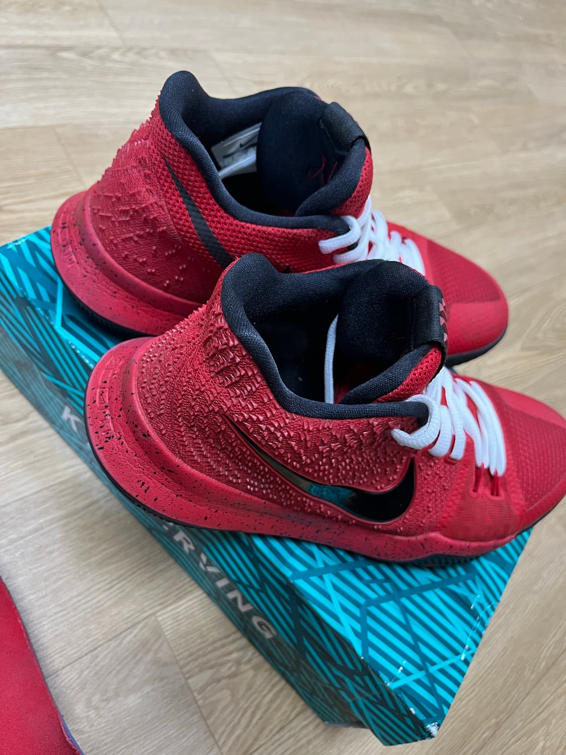 나이키 카이리3 260 유니버시티 레드 상품이미지4