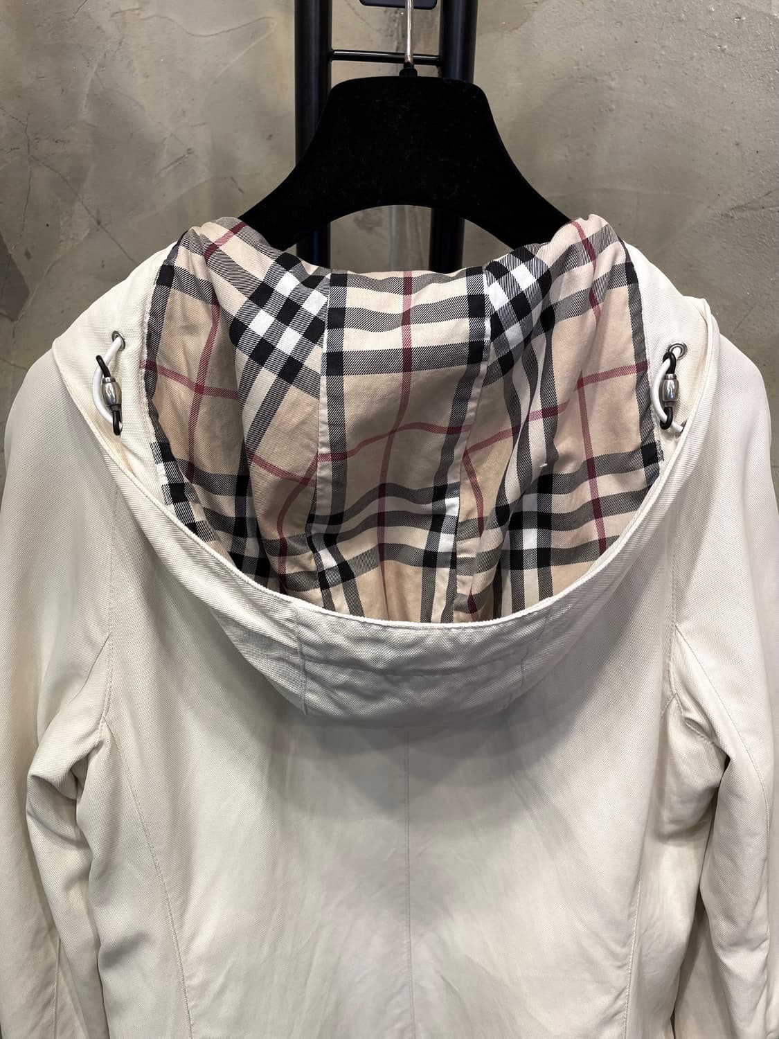 정품)) 버버리 런던 크림색 후드 코트 바람막이 55~55반 상품이미지3
