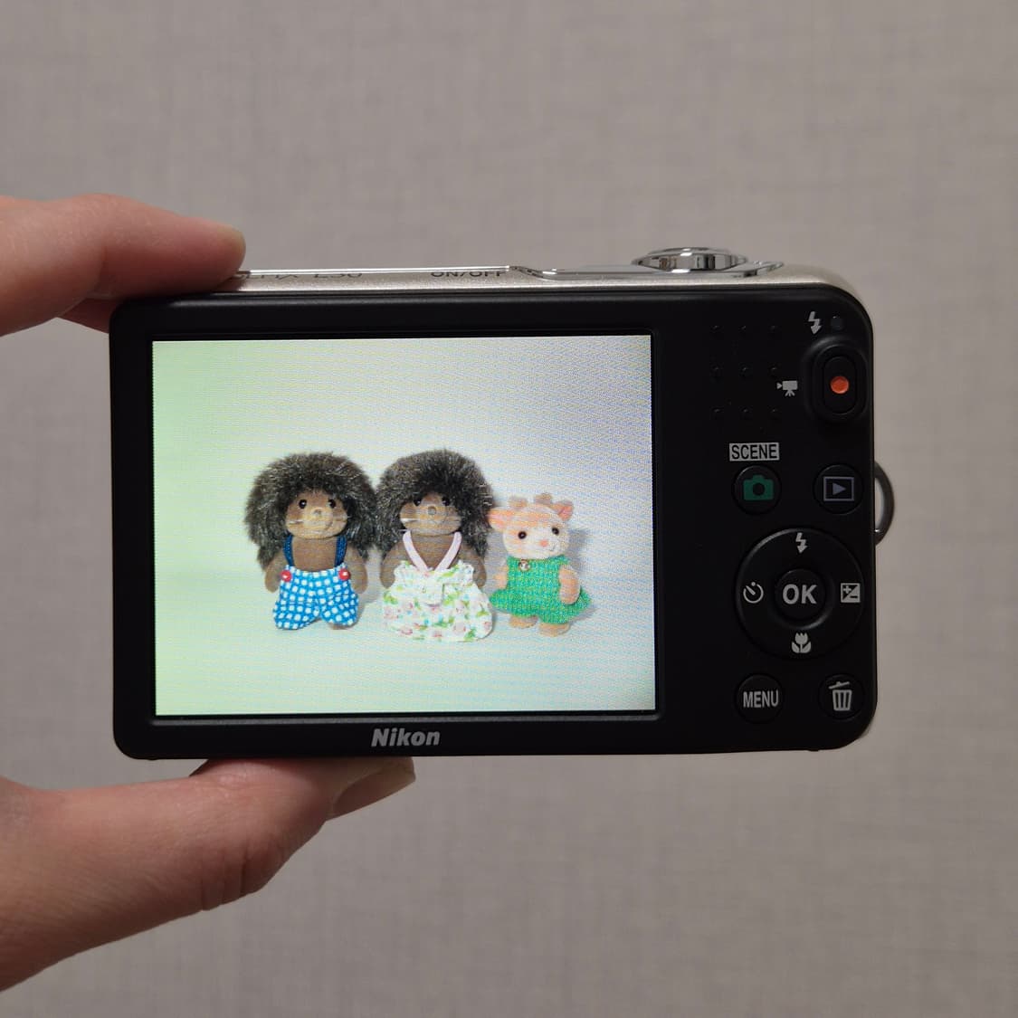 미품✨️니콘 쿨픽스 L30 실버 ✨ 가볍게 즐기기 좋은 감성 디카 📷 상품이미지2