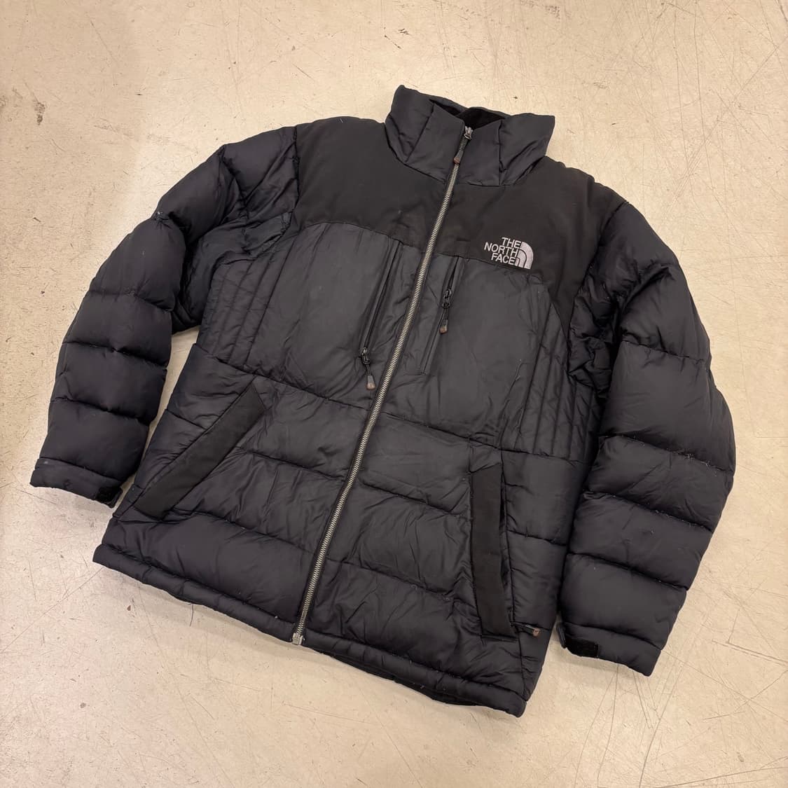 노스페이스 블랙 데미지 구스다운 패딩 상품이미지1