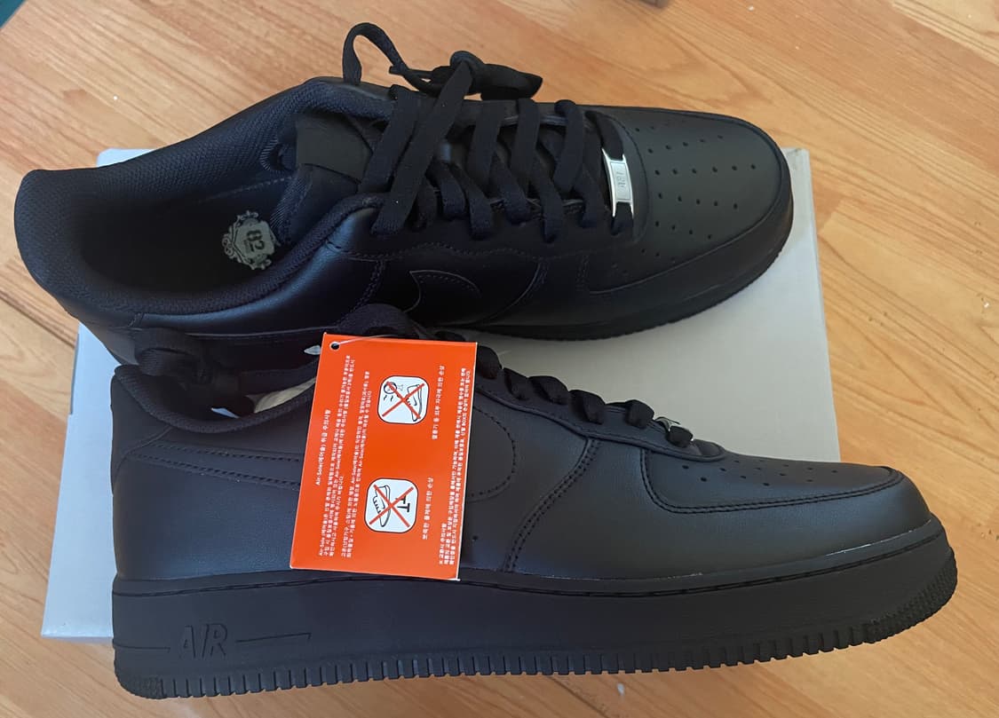 [300] 나이키 에어포스 트리플블랙 올검포스 새상품 팝니다 상품이미지2