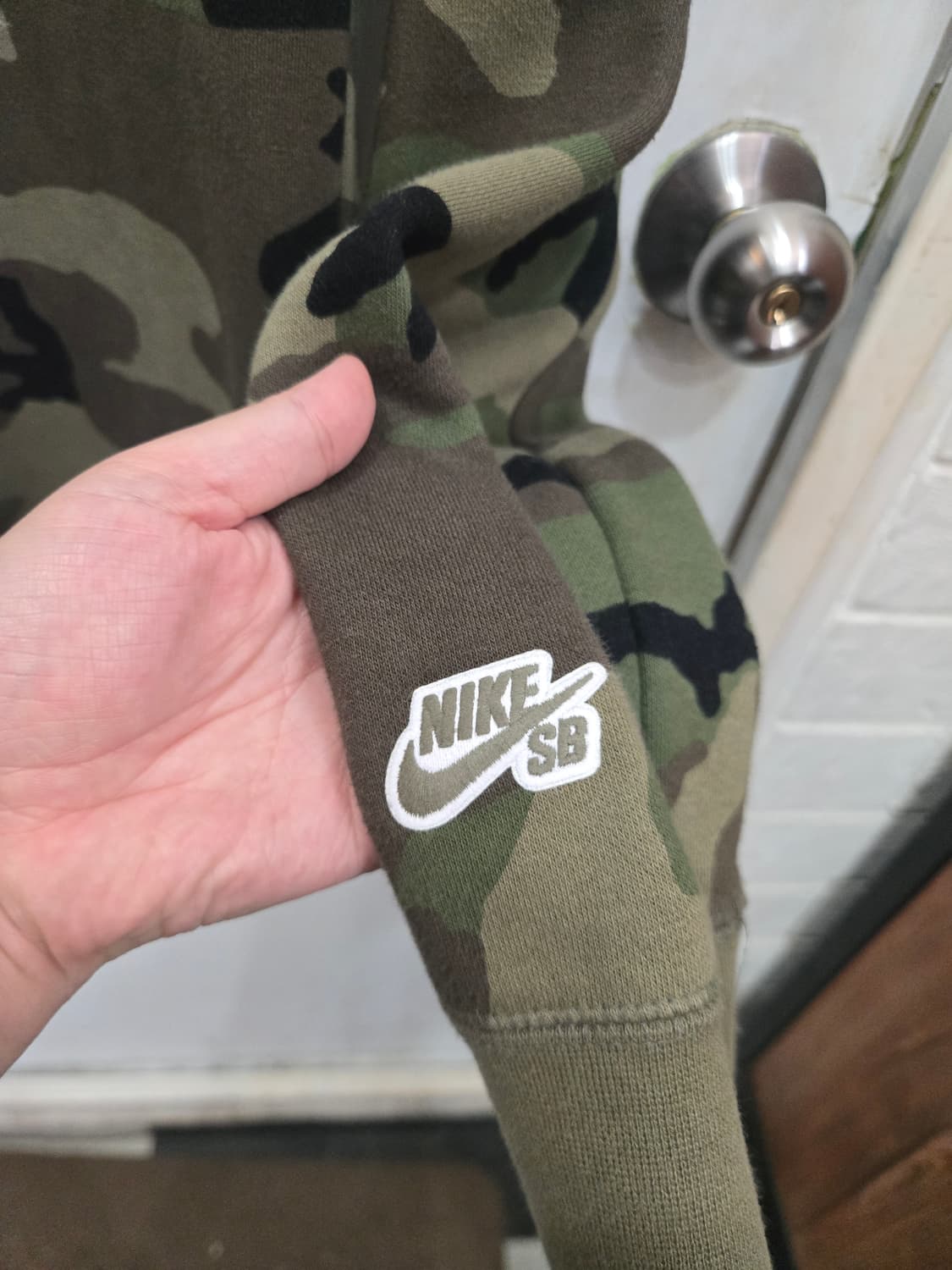 L,100)) NIKE sb 나이키 기모 카모 맨투맨! 컨디션 굿굿굿! 상품이미지2