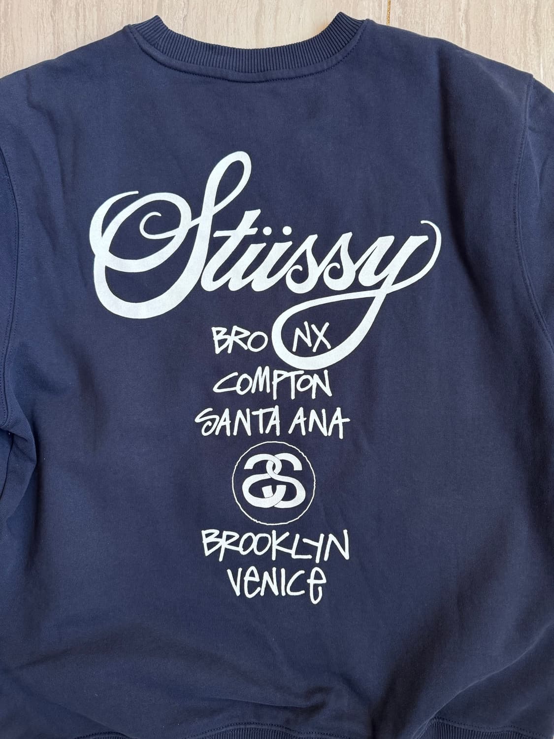 스투시 월드투어 맨투맨 네이비 L 상품이미지3