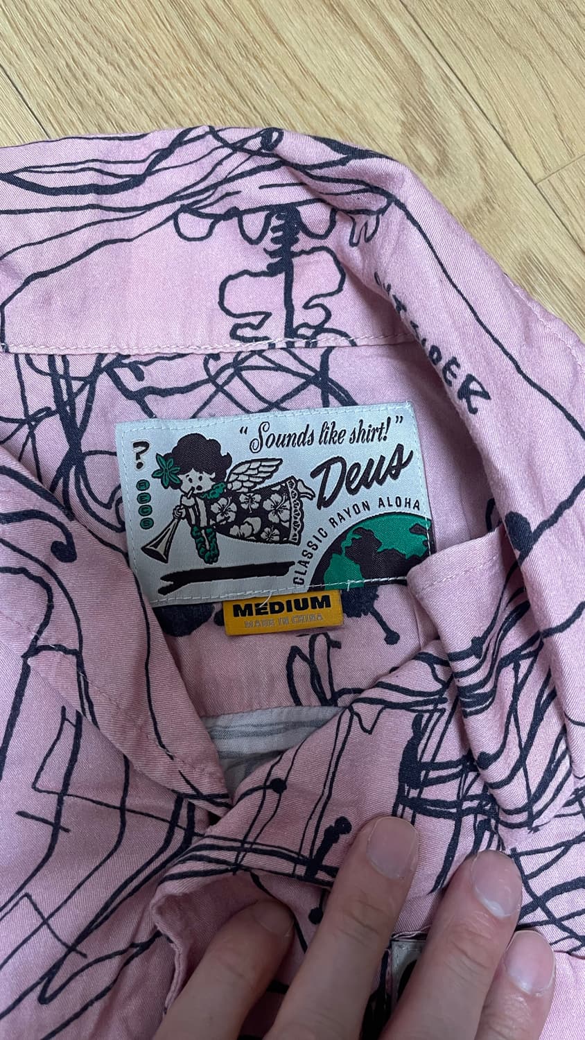 deus 데우스 반팔셔츠(m) 상품이미지2