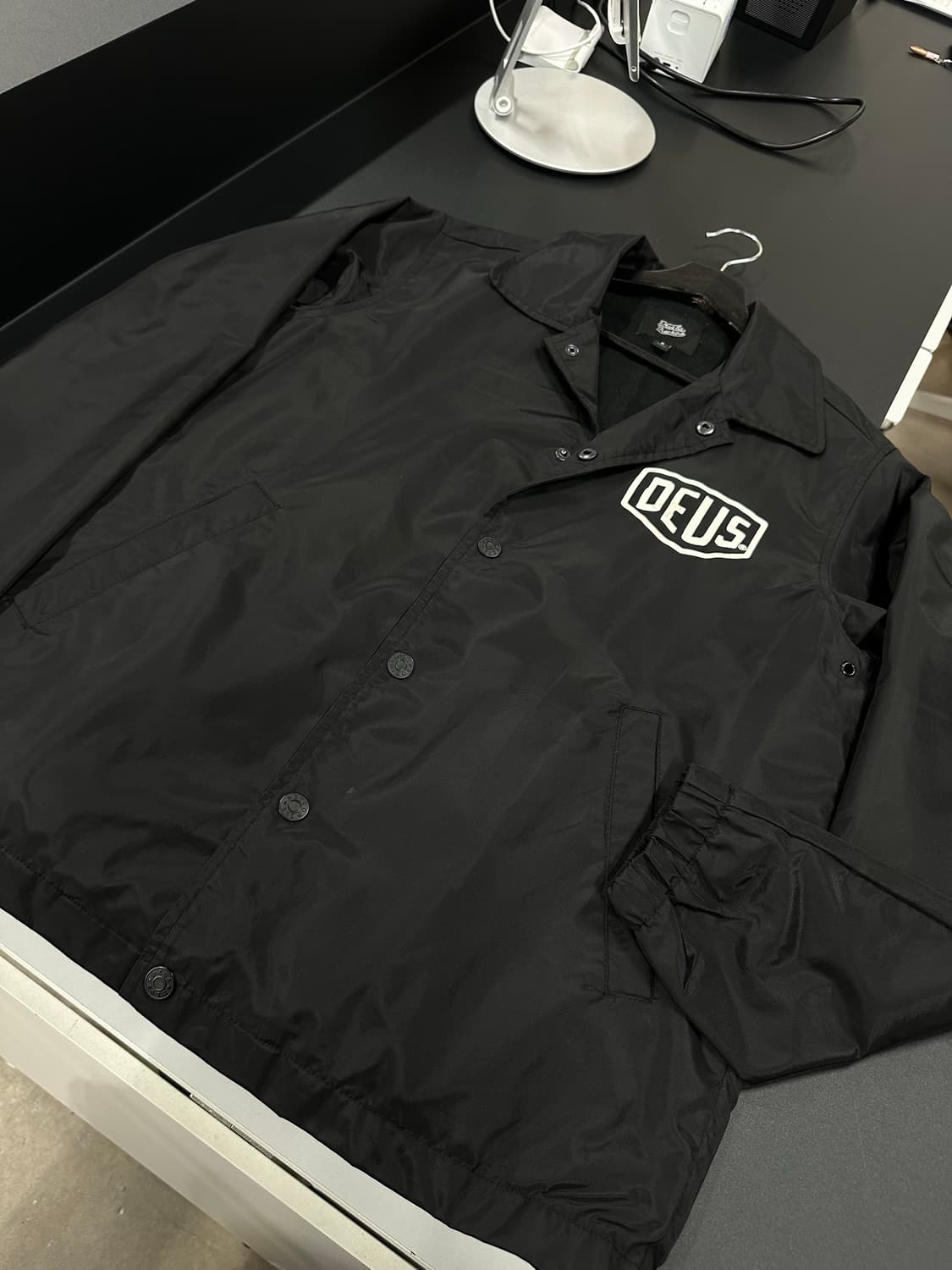 데우스 엑스마키나 코치자켓 블랙 상품이미지5