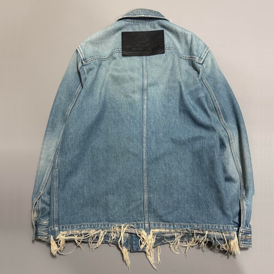 디젤(DIESEL) 라이트블루컬러 워시드 데님 디스트로이드 커버올 자켓 상품이미지9
