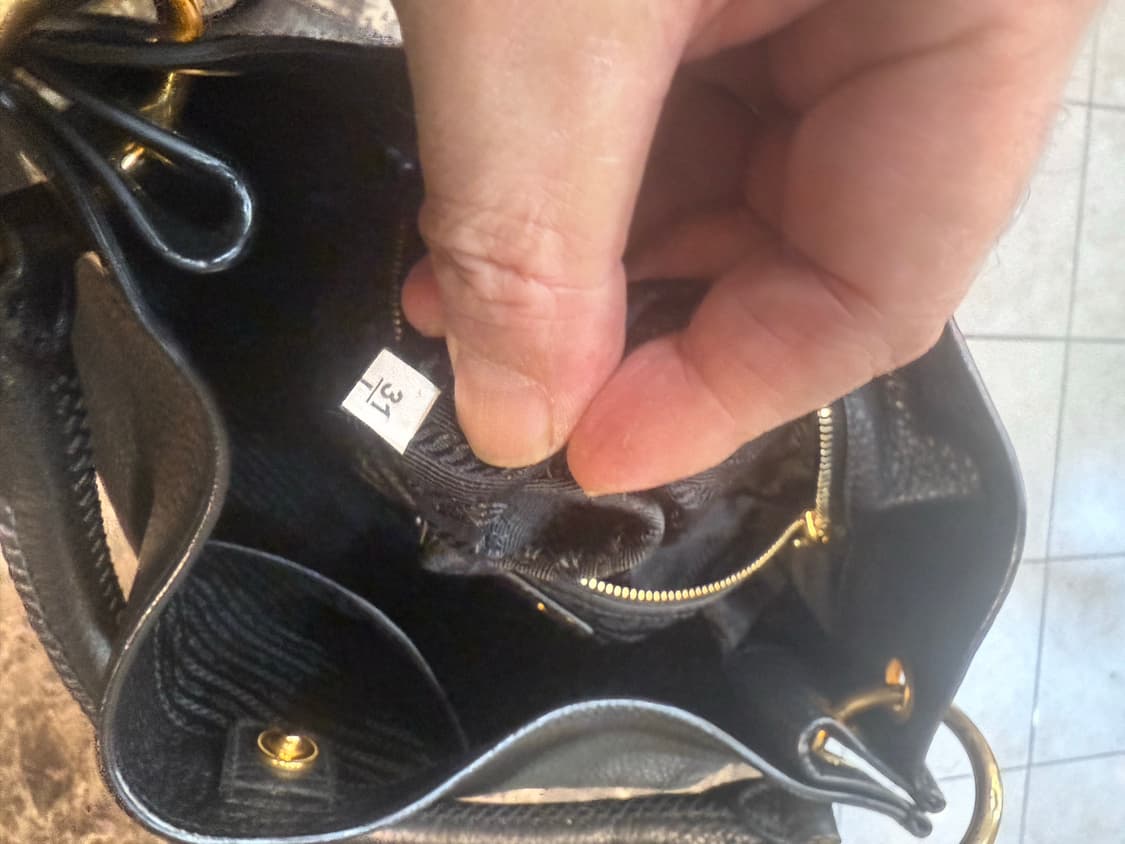 정품 프라다 비텔로 다이노 쇼퍼백 팝니다 상품이미지10