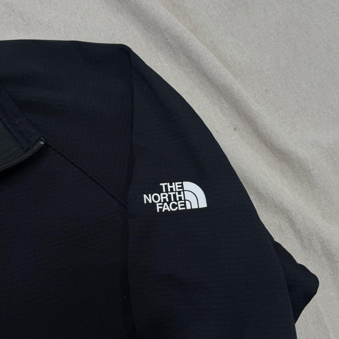 노스페이스 해외판 와플 사이드로고 반집업 XL 상품이미지3