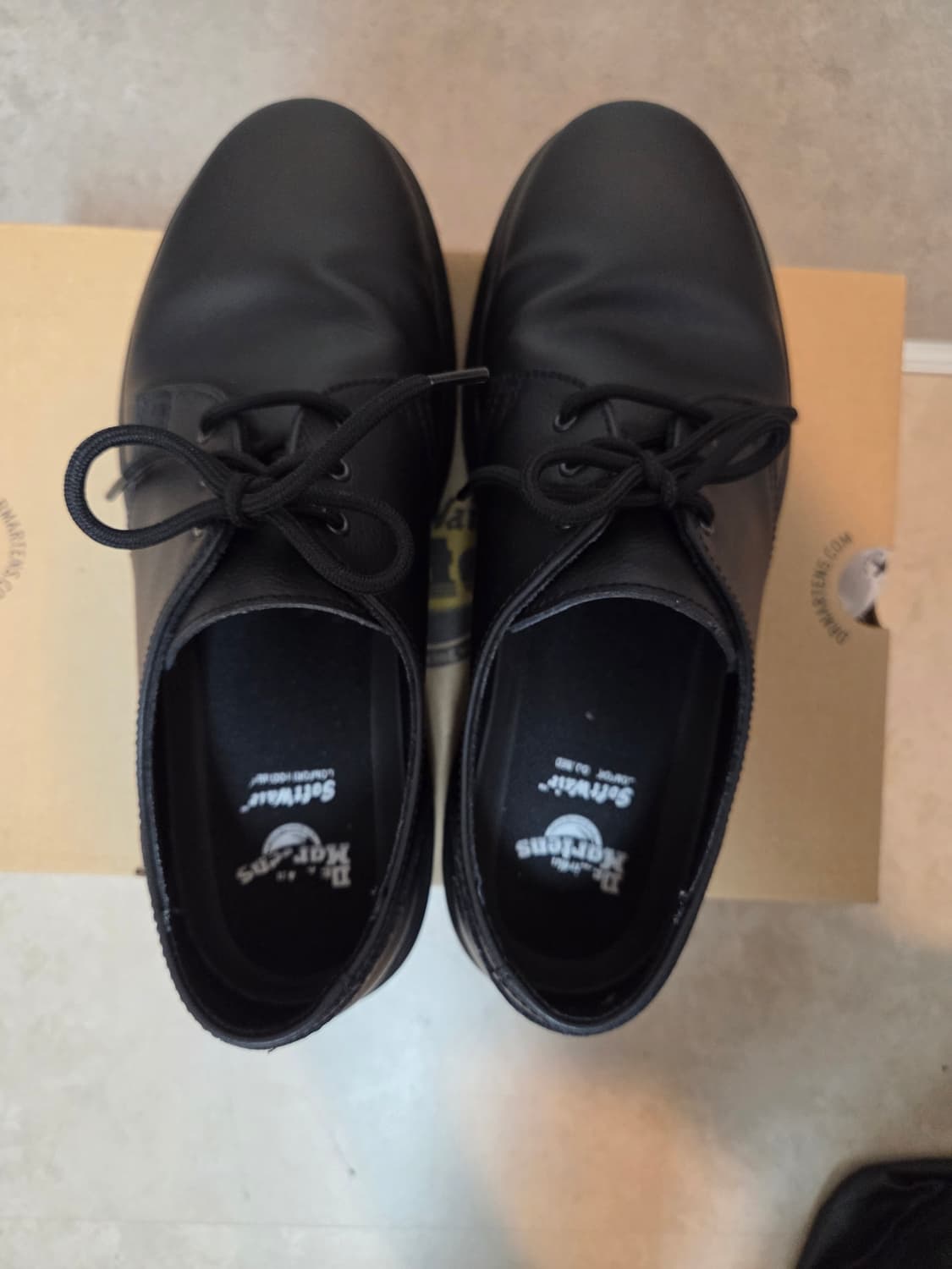 닥터마틴 아프리레 3i Dr. Martens Aprile 3i Black 상품이미지4