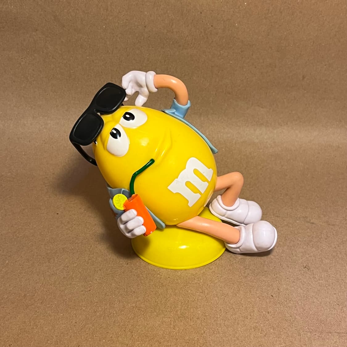 엠엔엠 옐로우 피규어 상품이미지1