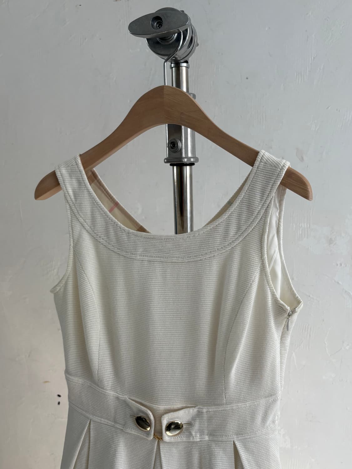 Burberry 버버리 블루라벨 금장 버튼 플레어 슬리브리스 원피스 상품이미지2