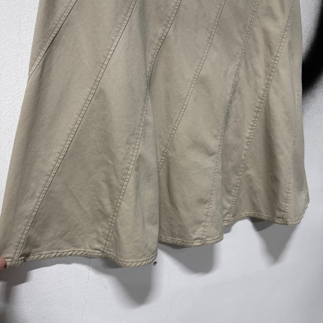 VTG 빈티지 y2k 그런지 베이지 그레이 사선 핀턱 롱스커트 상품이미지4