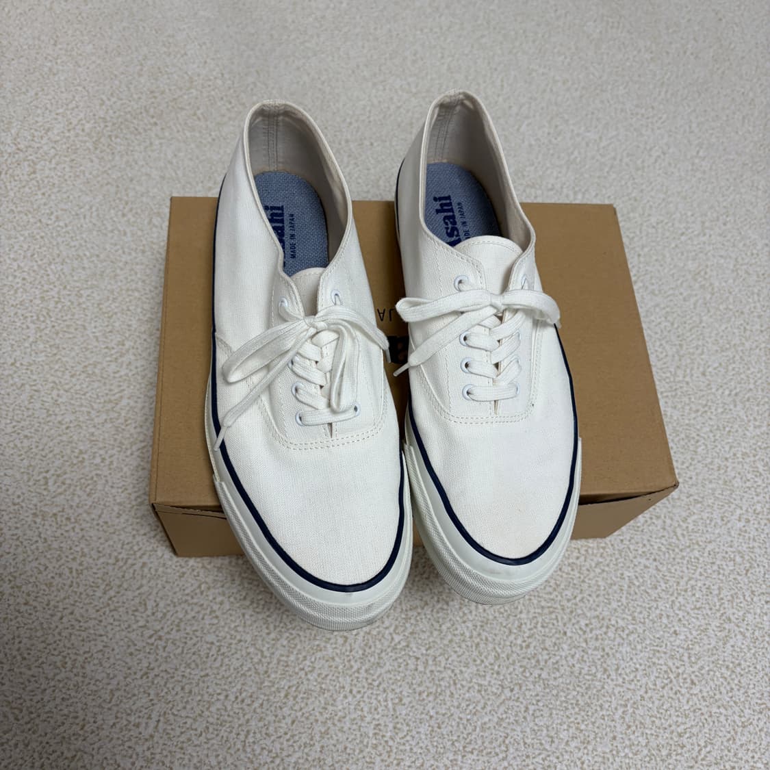 아사히 덱슈즈 화이트 스니커즈 상품이미지4